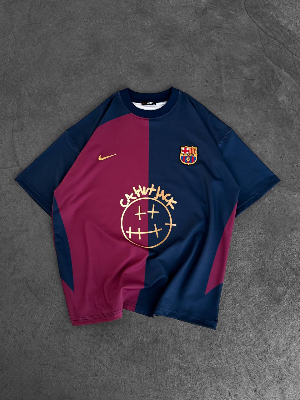 Iconic Fusion Two-Tone Athletic Tee – Oversized Streetwear with Team-Inspired Style