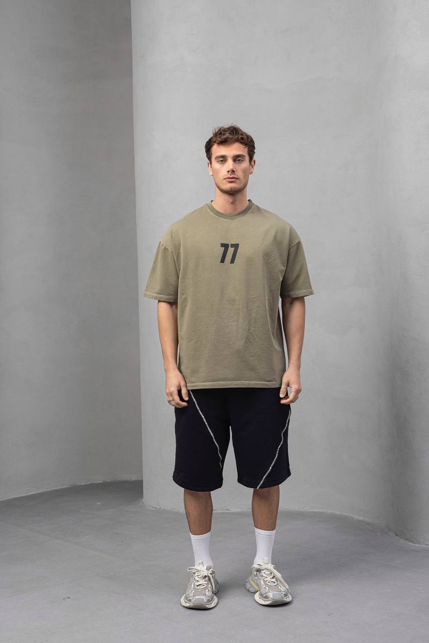 Men's Oversize '77' Graphic T-Shirt