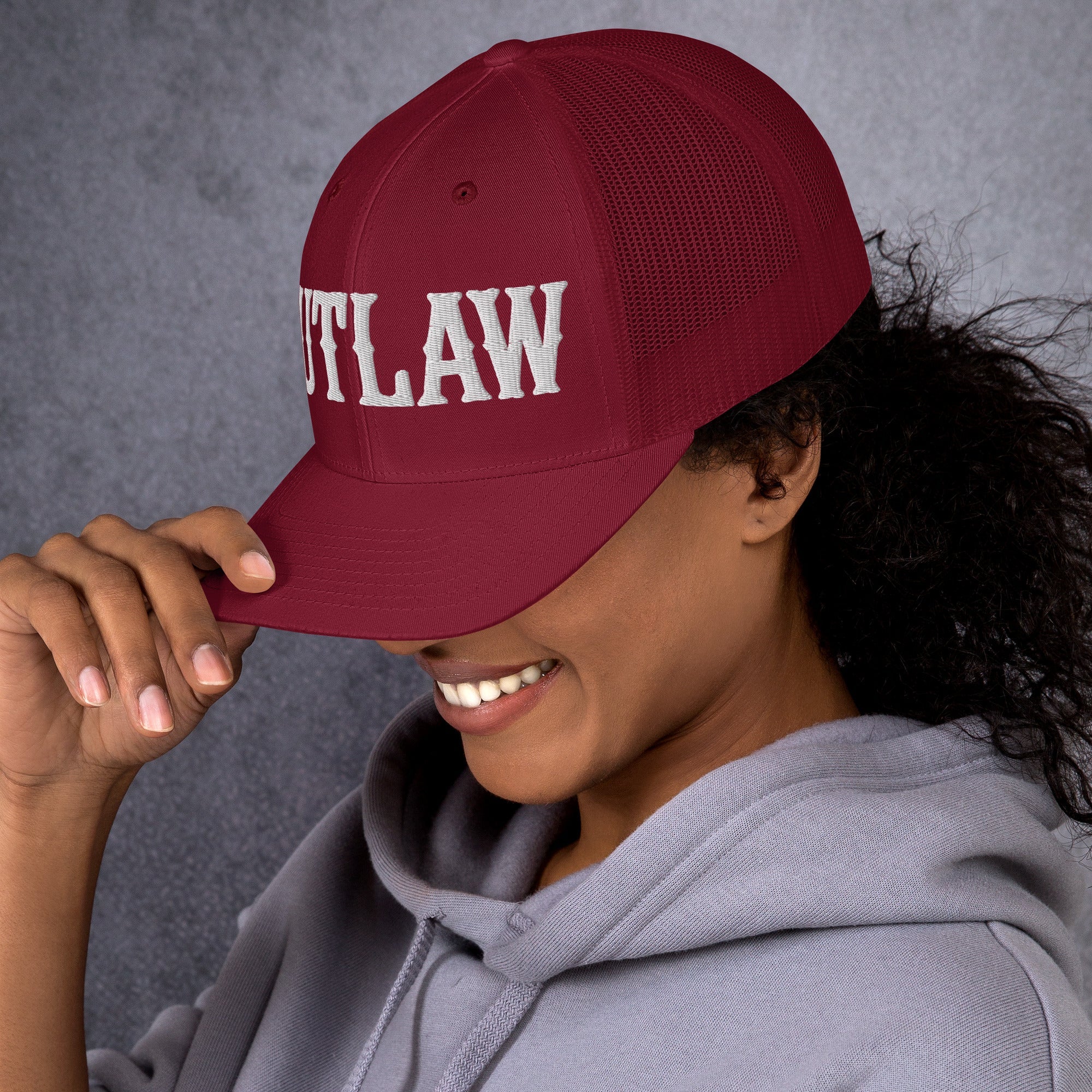 OUTLAW Retro Trucker Cap