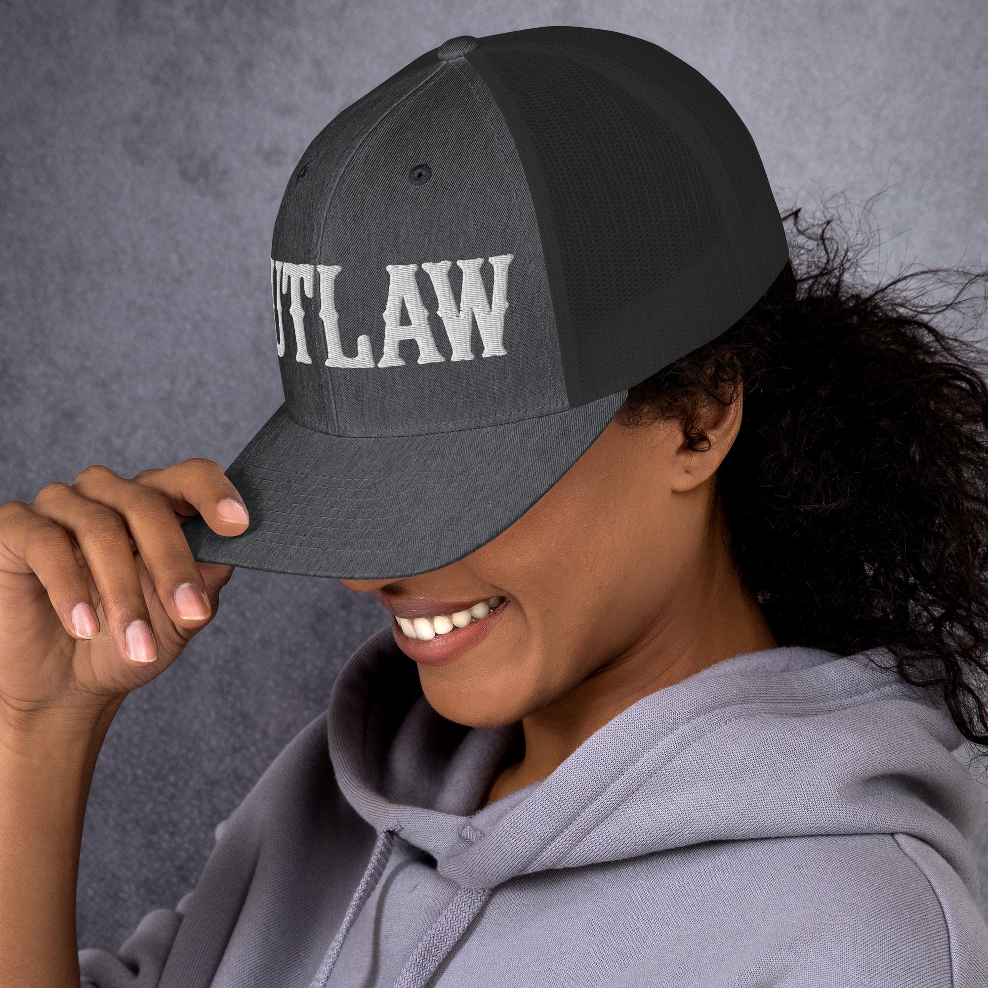 OUTLAW Retro Trucker Cap