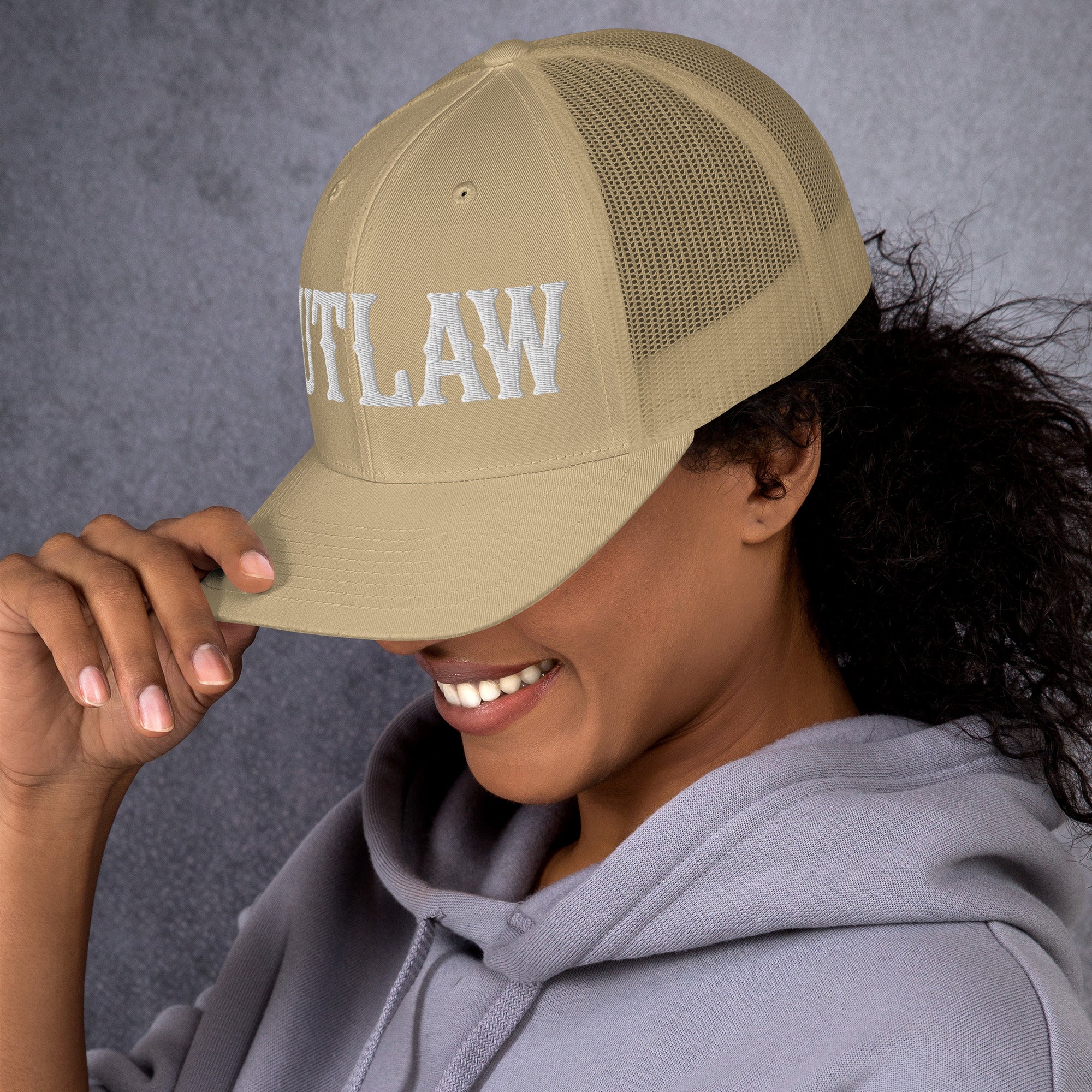 OUTLAW Retro Trucker Cap