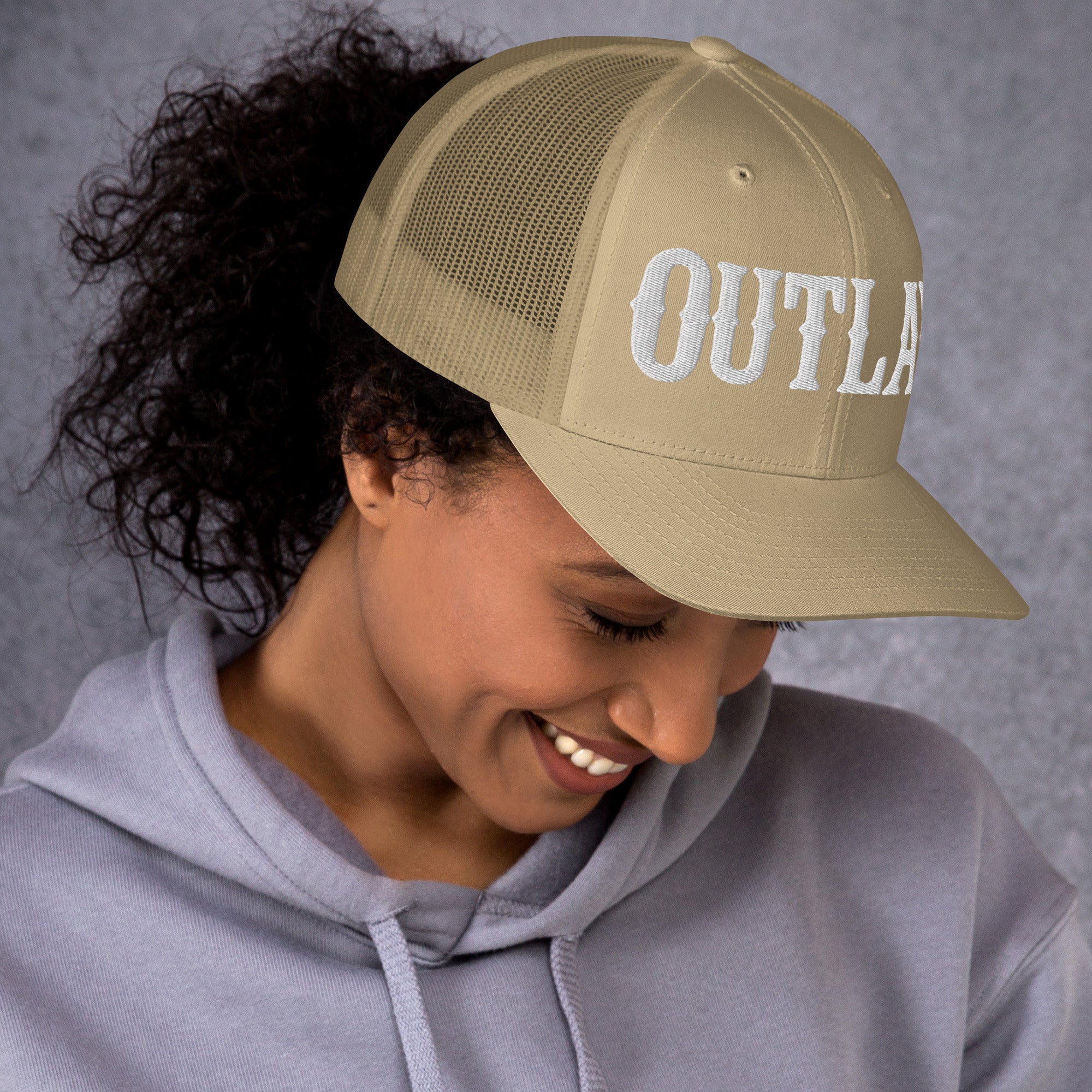 OUTLAW Retro Trucker Cap