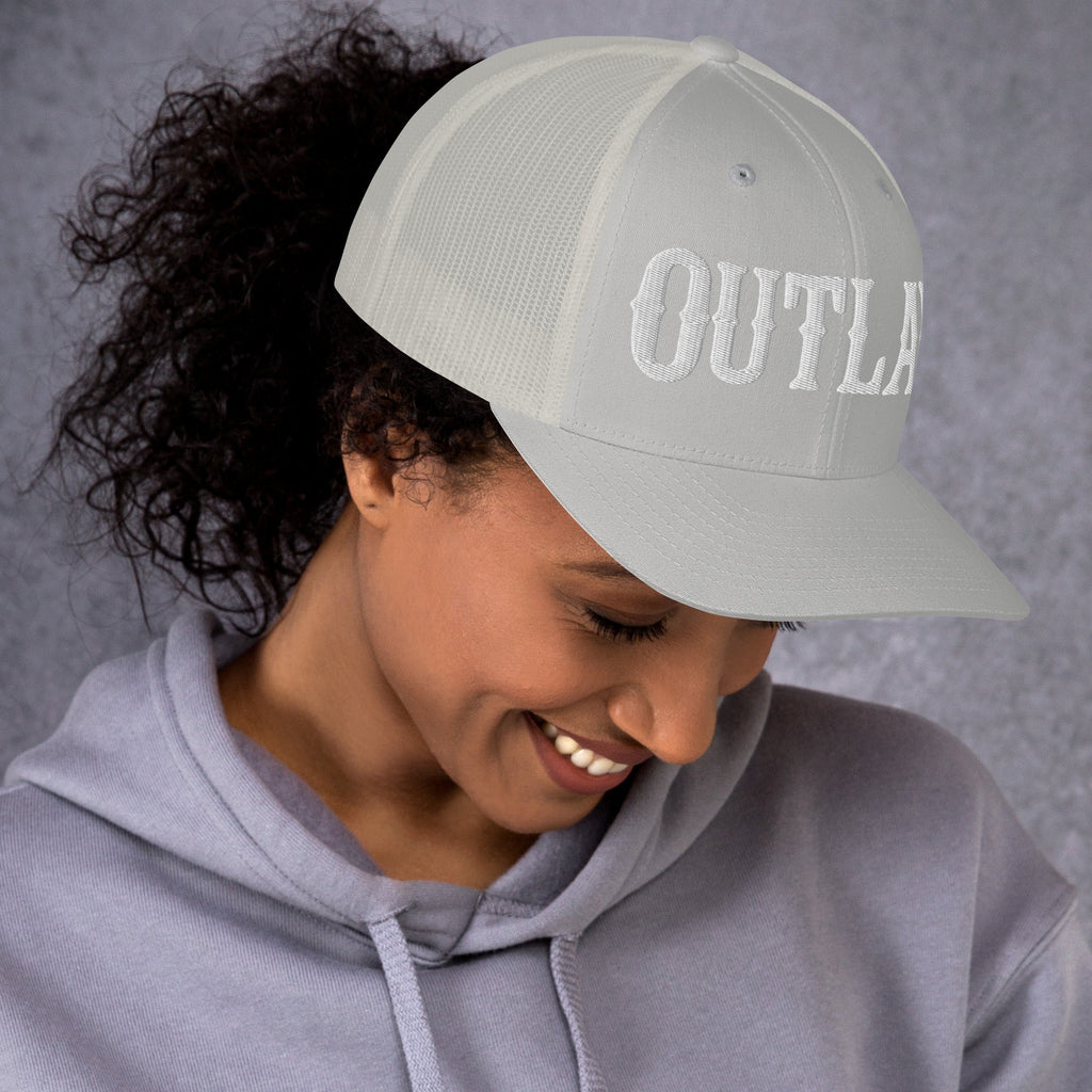 OUTLAW Retro Trucker Cap