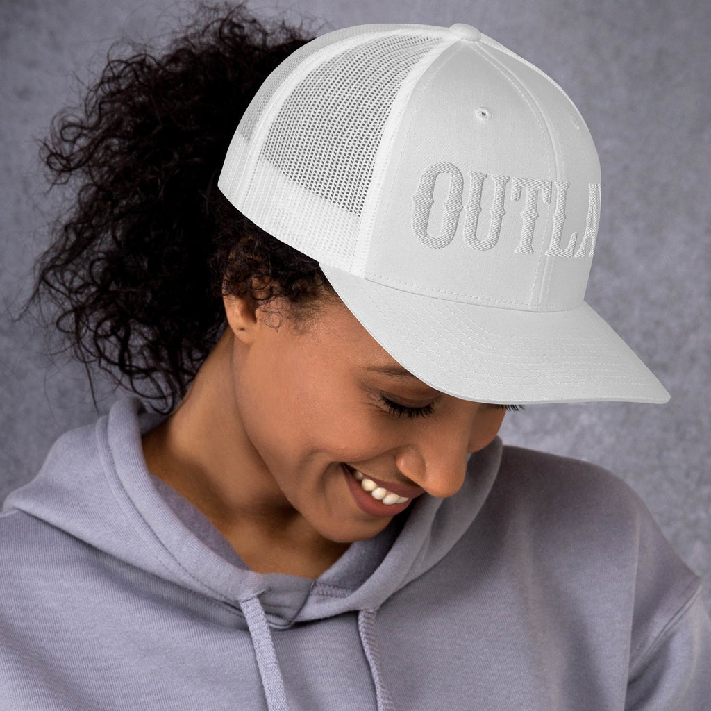 OUTLAW Retro Trucker Cap