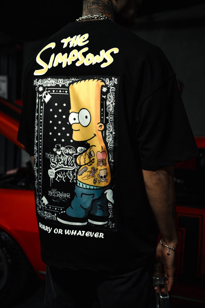 Mischief Icon Men's Graphic Tee – Tattooed Character Streetwear with Attitude