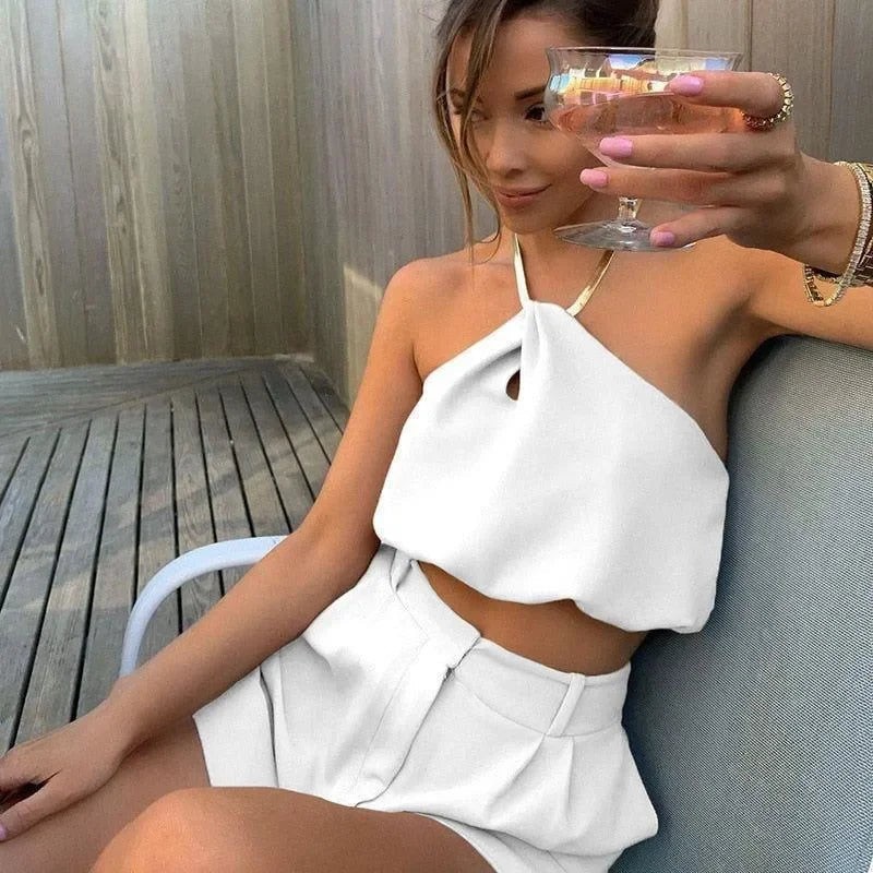 Sky Line Chain Detail White Top