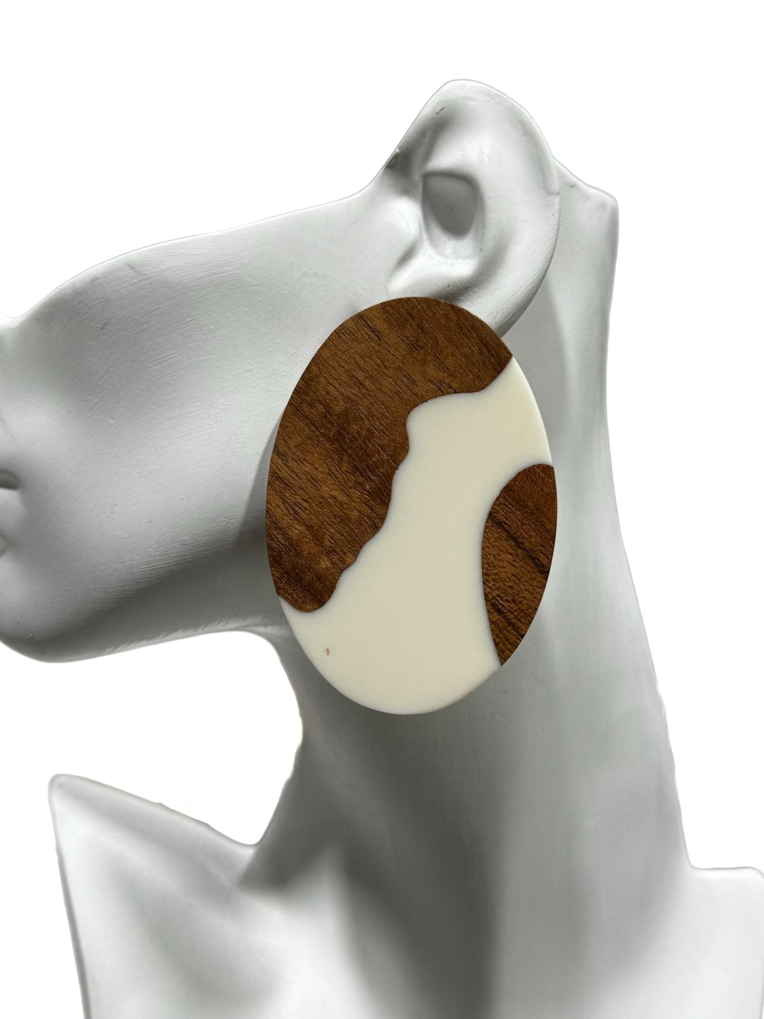 Café Au Laît Stud Earrings